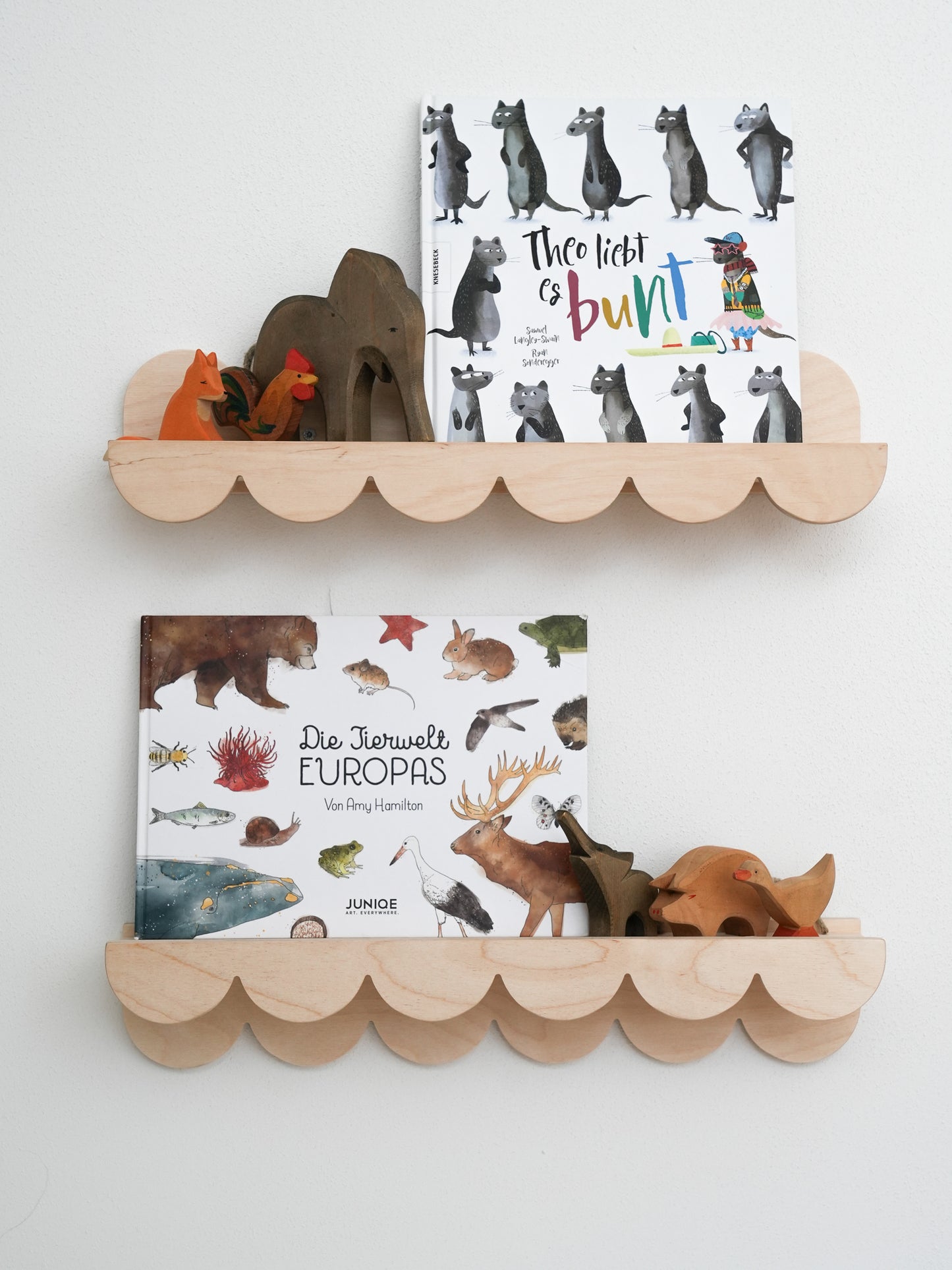 DIY stackable wooden box - construction instructions + sewing pattern