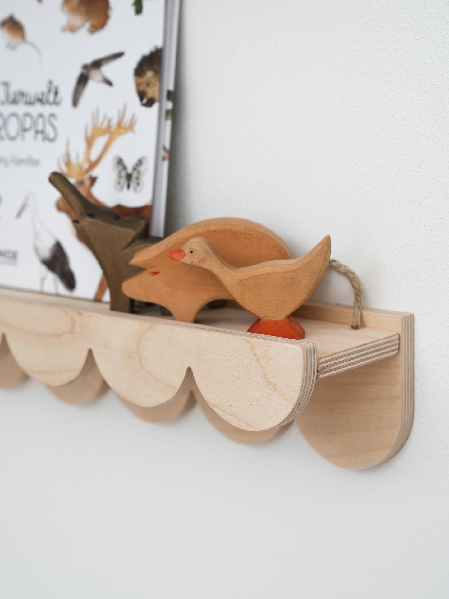 DIY stackable wooden box - construction instructions + sewing pattern