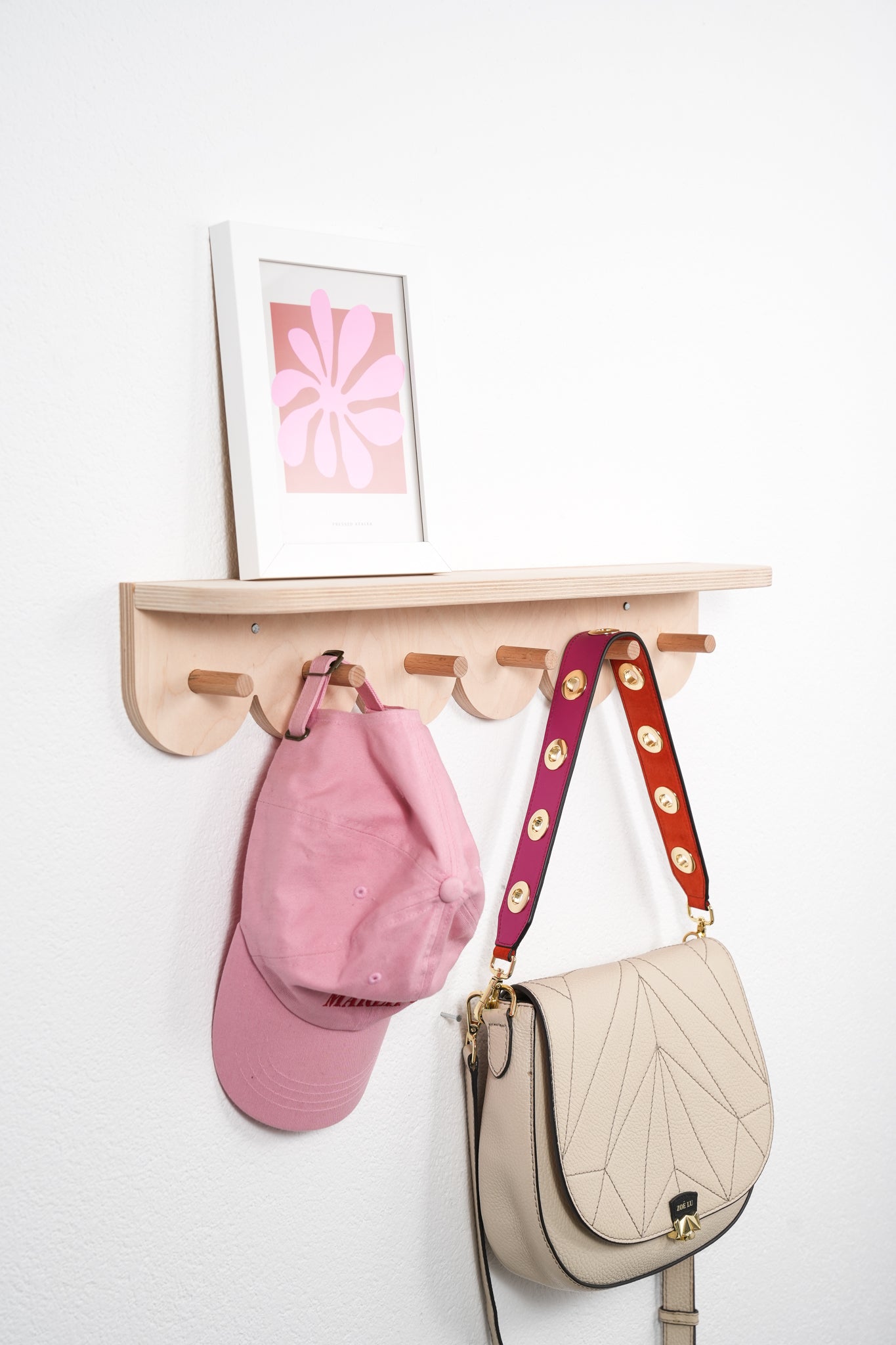 Garderobe & Bilderleiste im Wavy Design