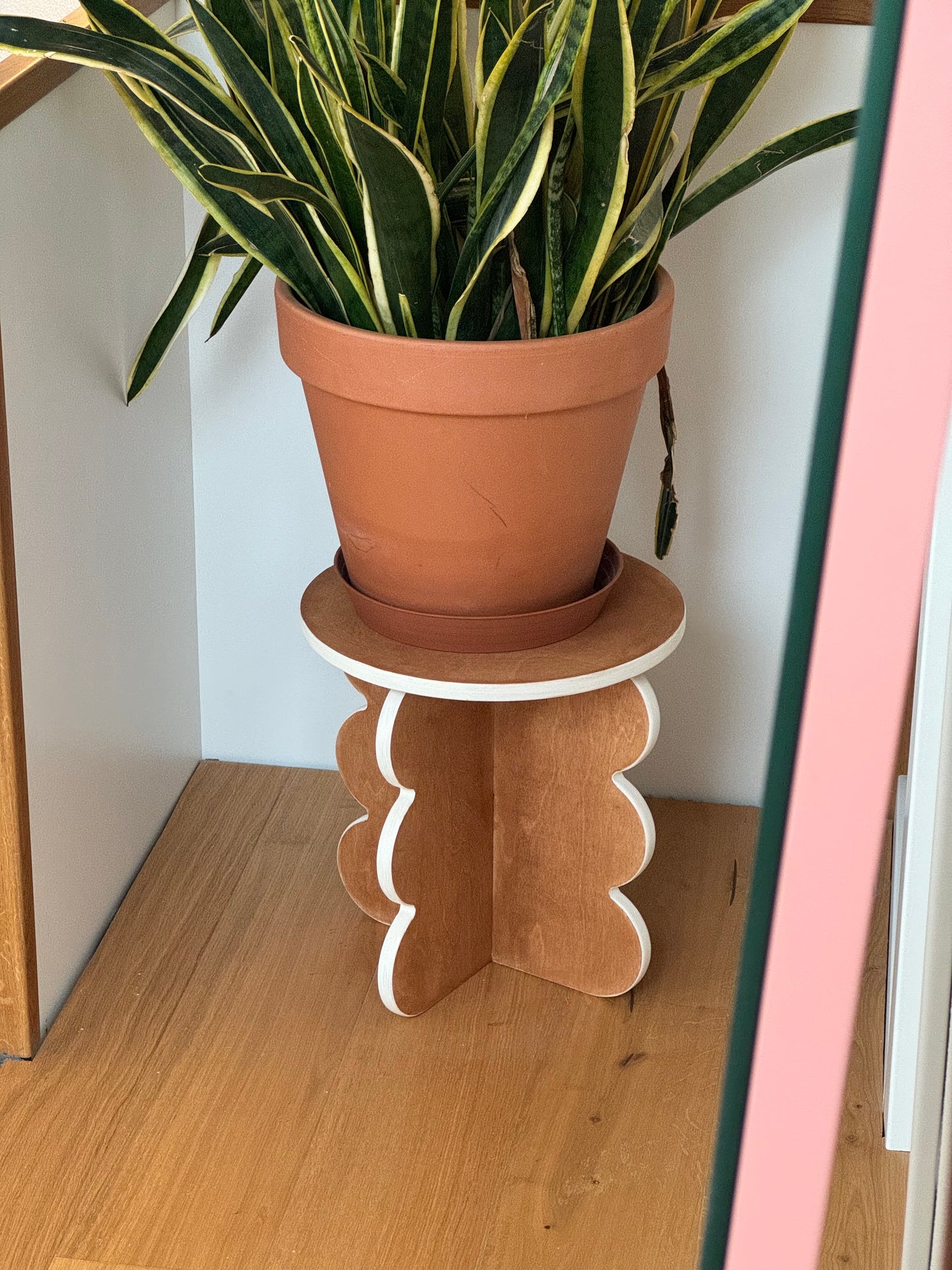 wavy chair runde Sitzfläche - moderner Beistelltisch/ Hocker aus Holz