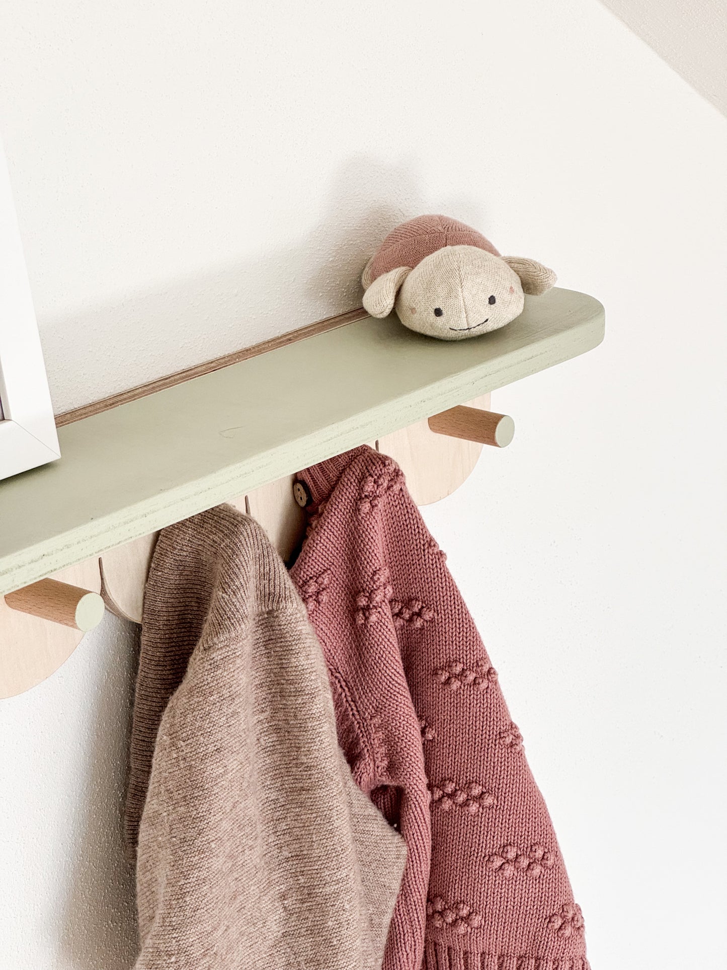 Garderobe & Bilderleiste im Wavy Design